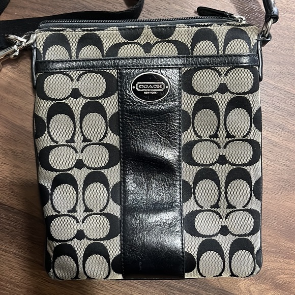 Coach crossbody - Picture 5 of 9